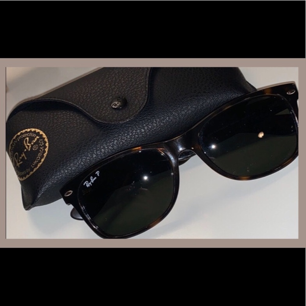 Authentic Women’s Dark Brown WayFarers with Case